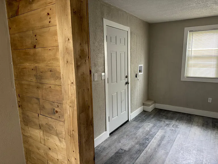 4500 Eichelberger Ave — Photo 2