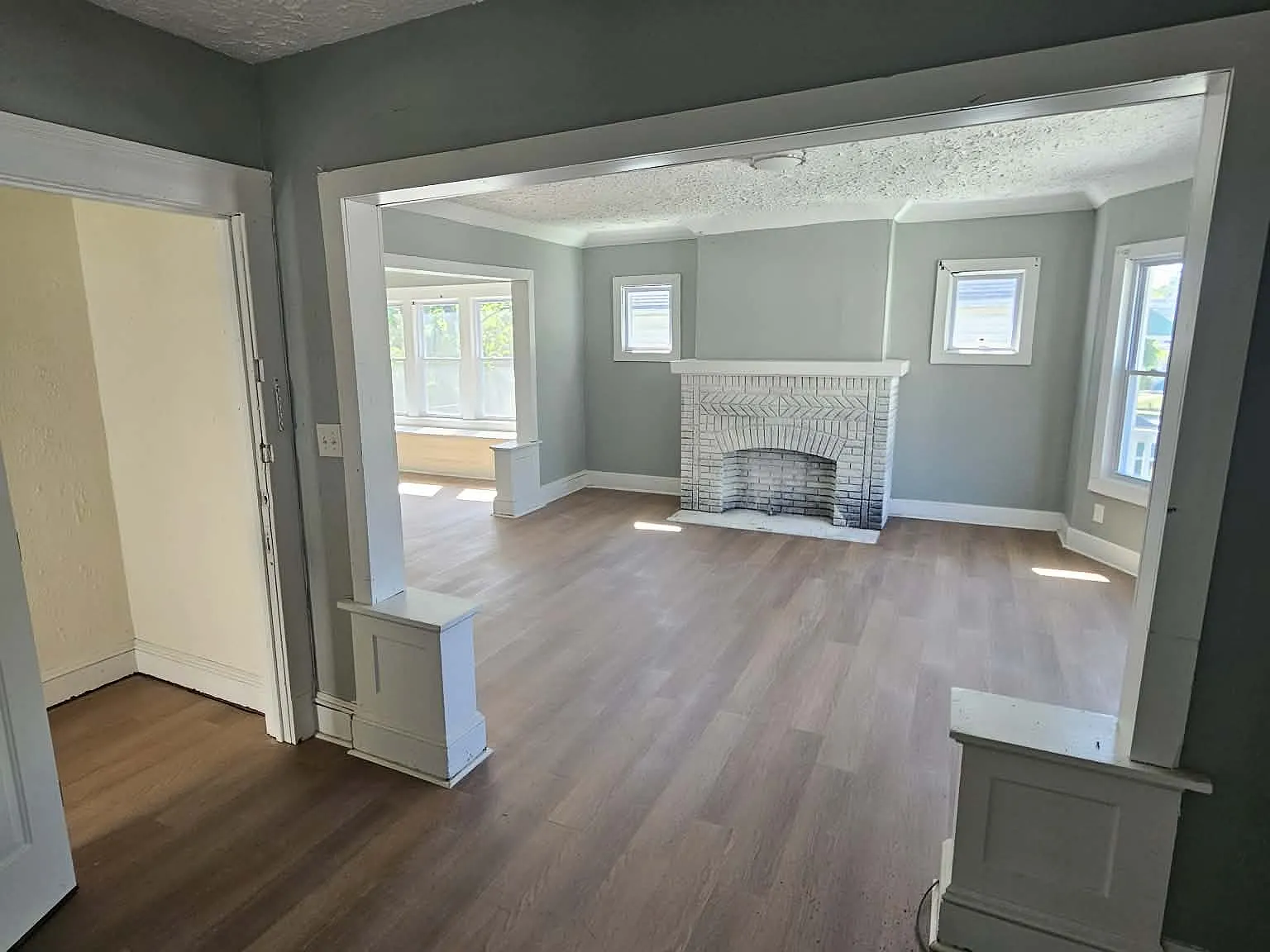 2 bed, $1,000 — Photo 2