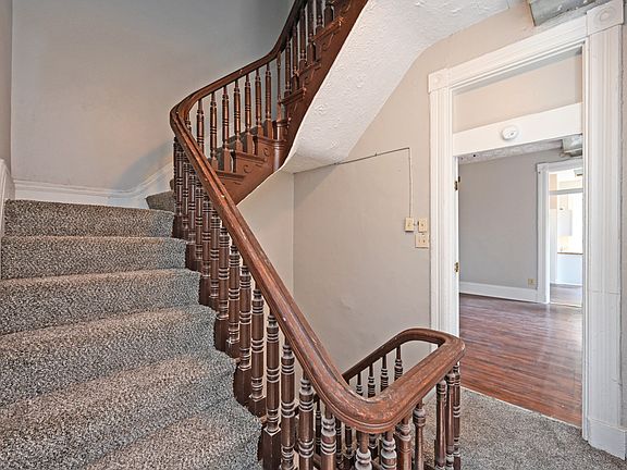 3rd image of 1814 Linn St #3