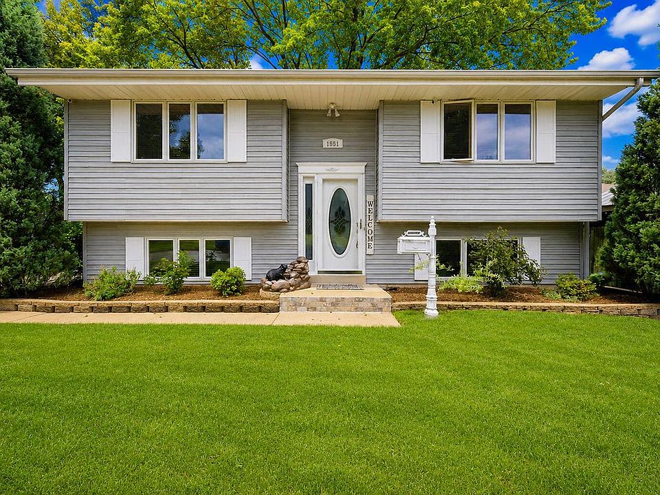 1st image of 1551 W Goldcrest AVENUE