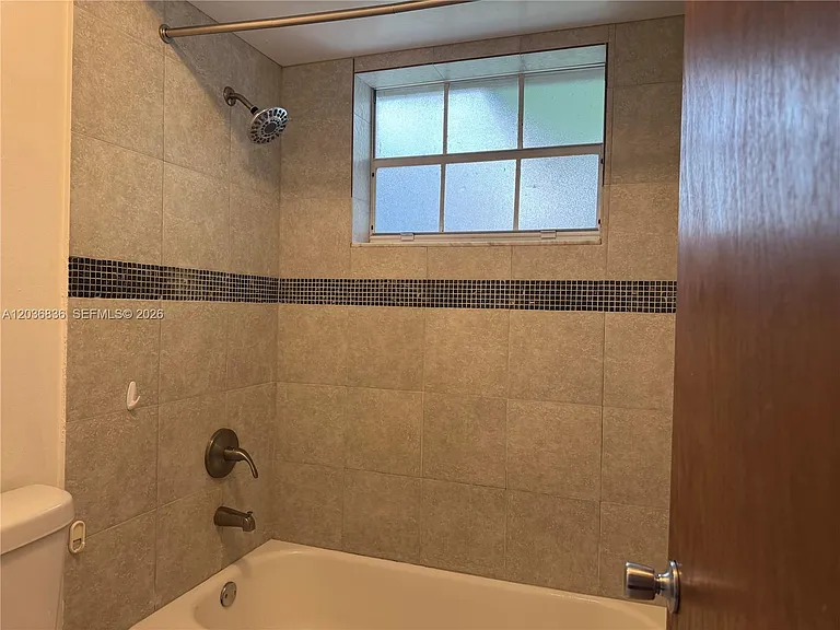 8556 SW 210th Ter — Photo 12