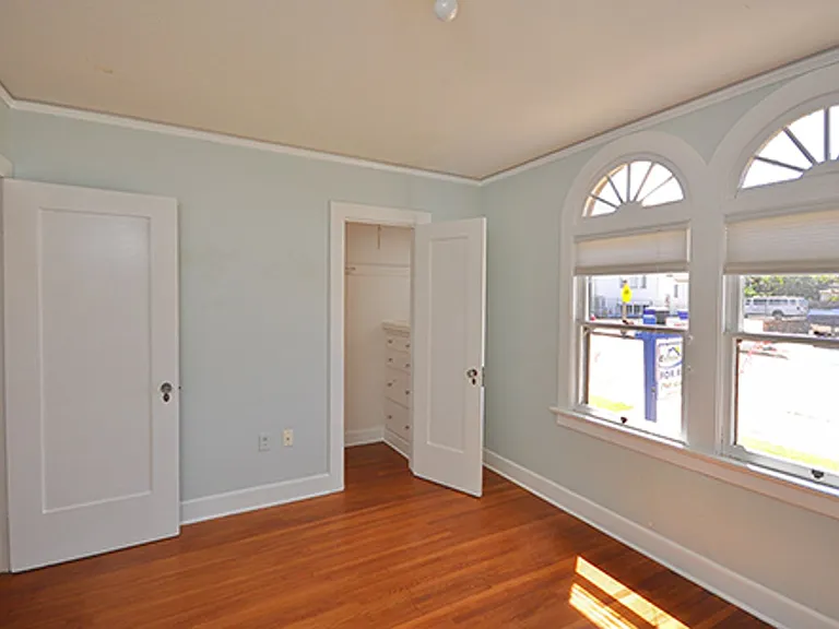 702 Leonard Ave — Photo 10