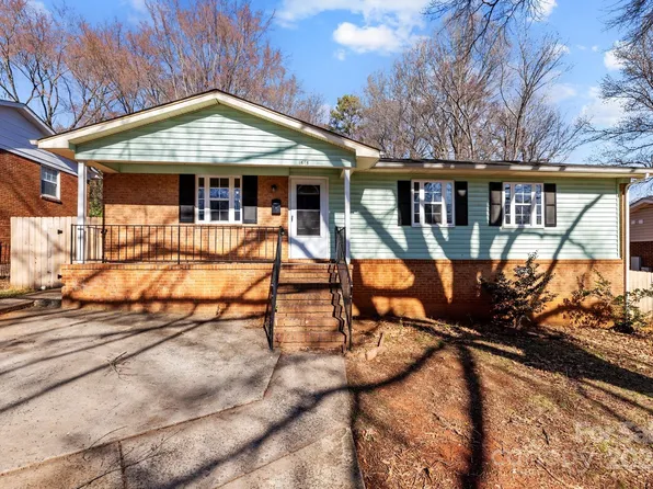 1513 Longleaf Dr, Charlotte, NC 28210