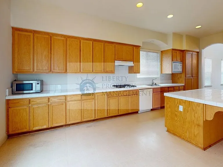 833 Branding Iron St — Photo 10