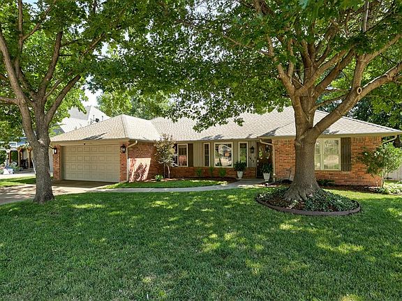 2nd image of 1412 Pine Oak Dr