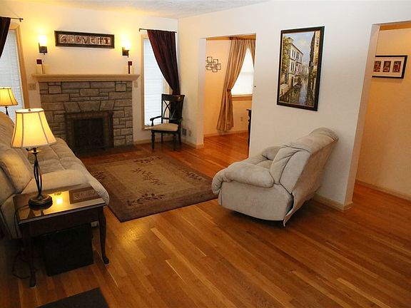 2nd image of 513 Rosemont Ave