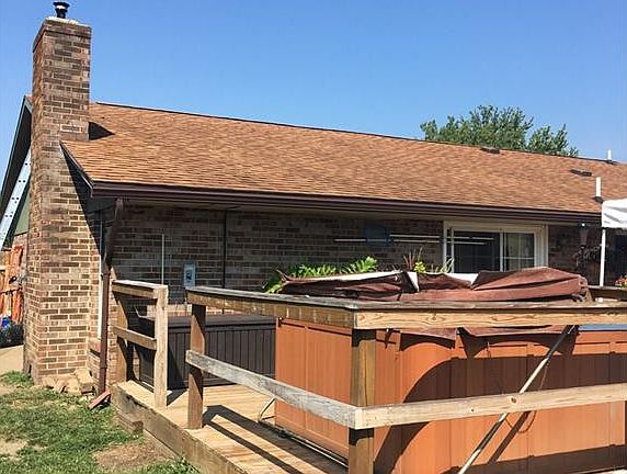 3rd image of 6972 Locustview Dr