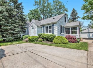1171 W 32nd St, Holland, MI 49423