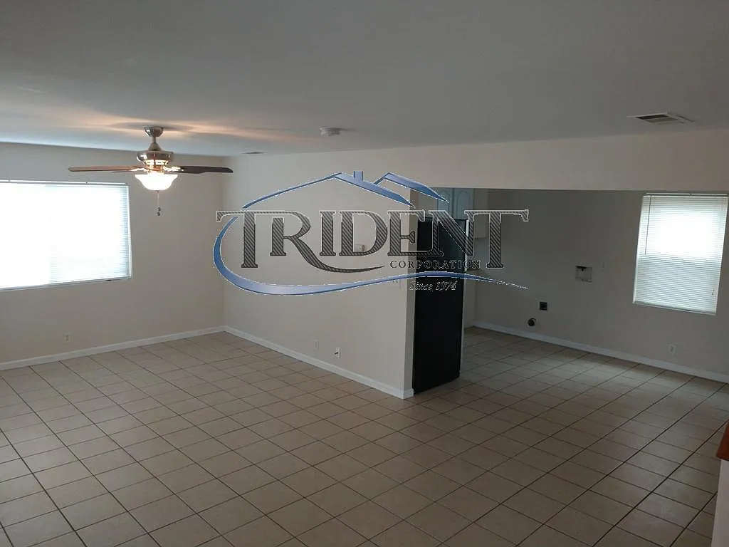 3 bed, 1.5 bath, $1,575 — Photo 4