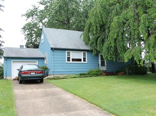 8 Bent Twig Ln, Ewing, NJ 08638