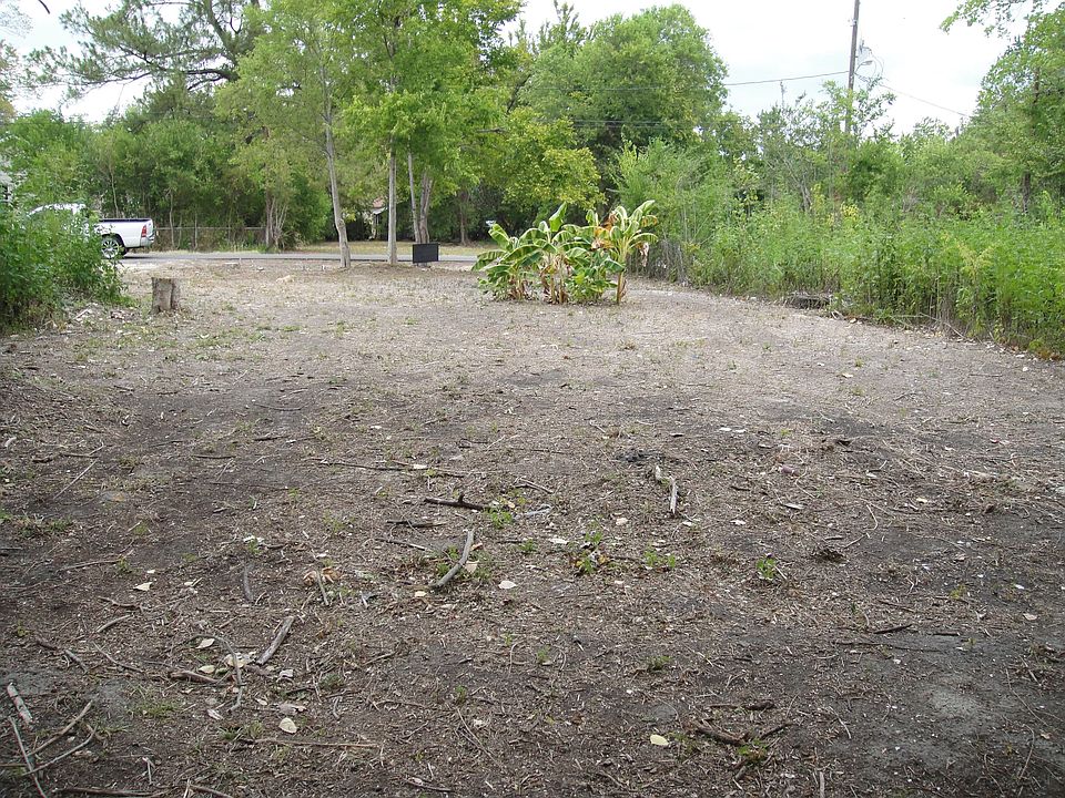 2nd image of 8118 Ethel St