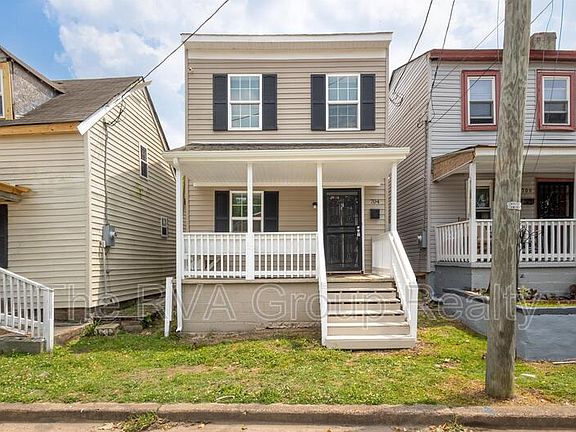 2nd image of 704 1/2 Commerce St
