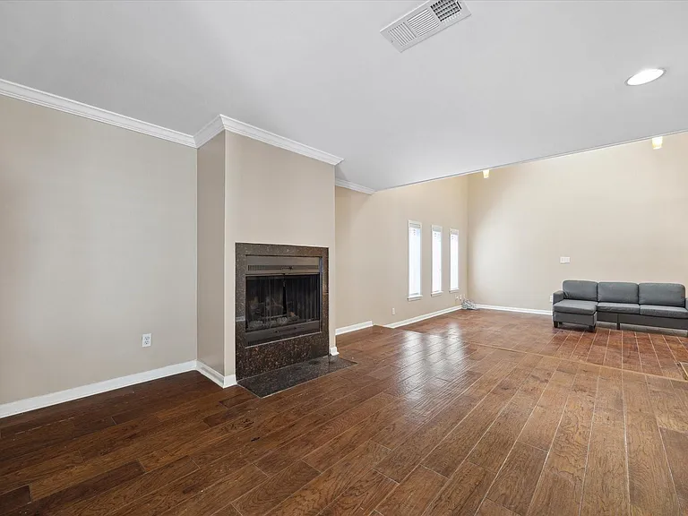 3302 Chris Dr — Photo 8