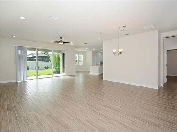 5th image of 7543 Aguila Dr