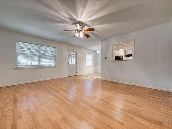 5th image of 723 Hopkins Ave