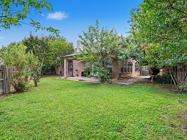 8660 Lariat Cir — Photo 47
