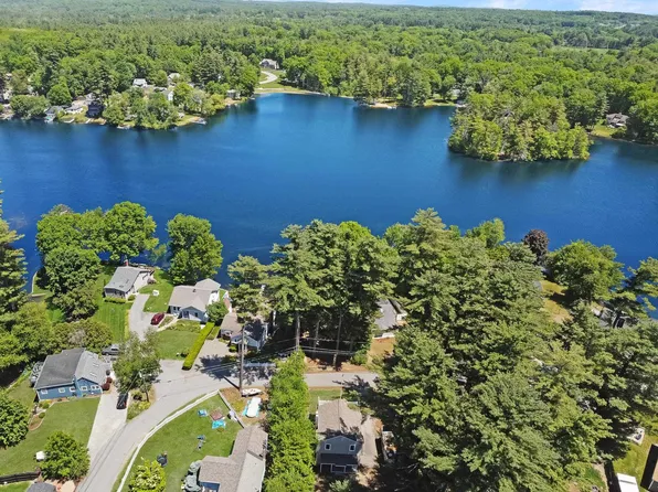 40 Grove Avenue, Salem, NH 03079