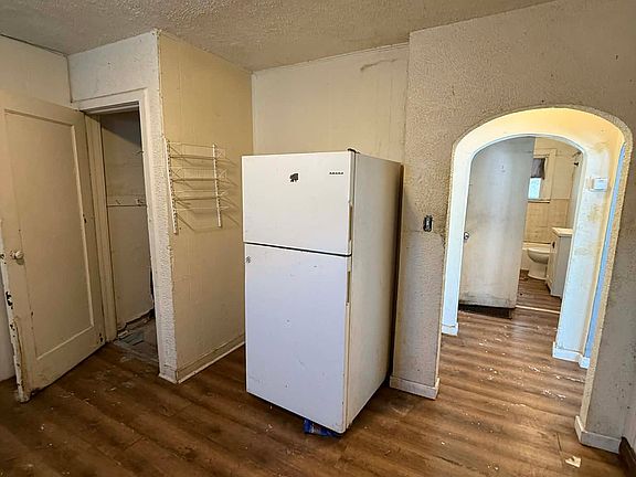 4th image of 1305 E Whitmer St