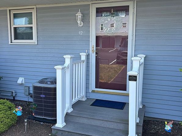 4 Smithfield Rd APT 17