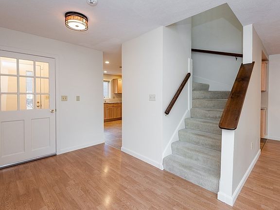 5th image of 401 Colonial Dr Unit 26