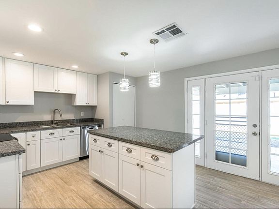 3rd image of 1726 W Wood Dr