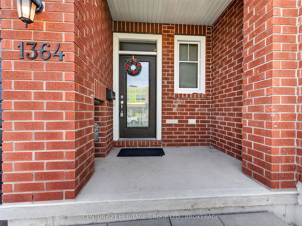 1st image of 1364 Demers Ave