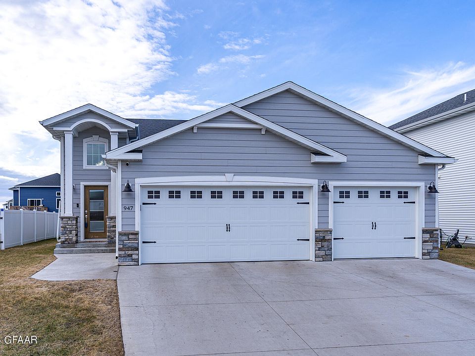 1st image of 947 Cedar Burls Dr
