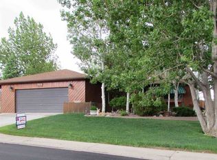 703 Madison Dr, Rock Springs, WY 82901