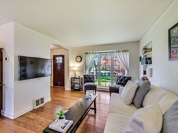 5th image of 6819 N Caldwell Ave