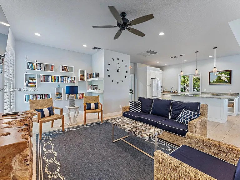 5800 NE Island Cove Way #2207 — Photo 20