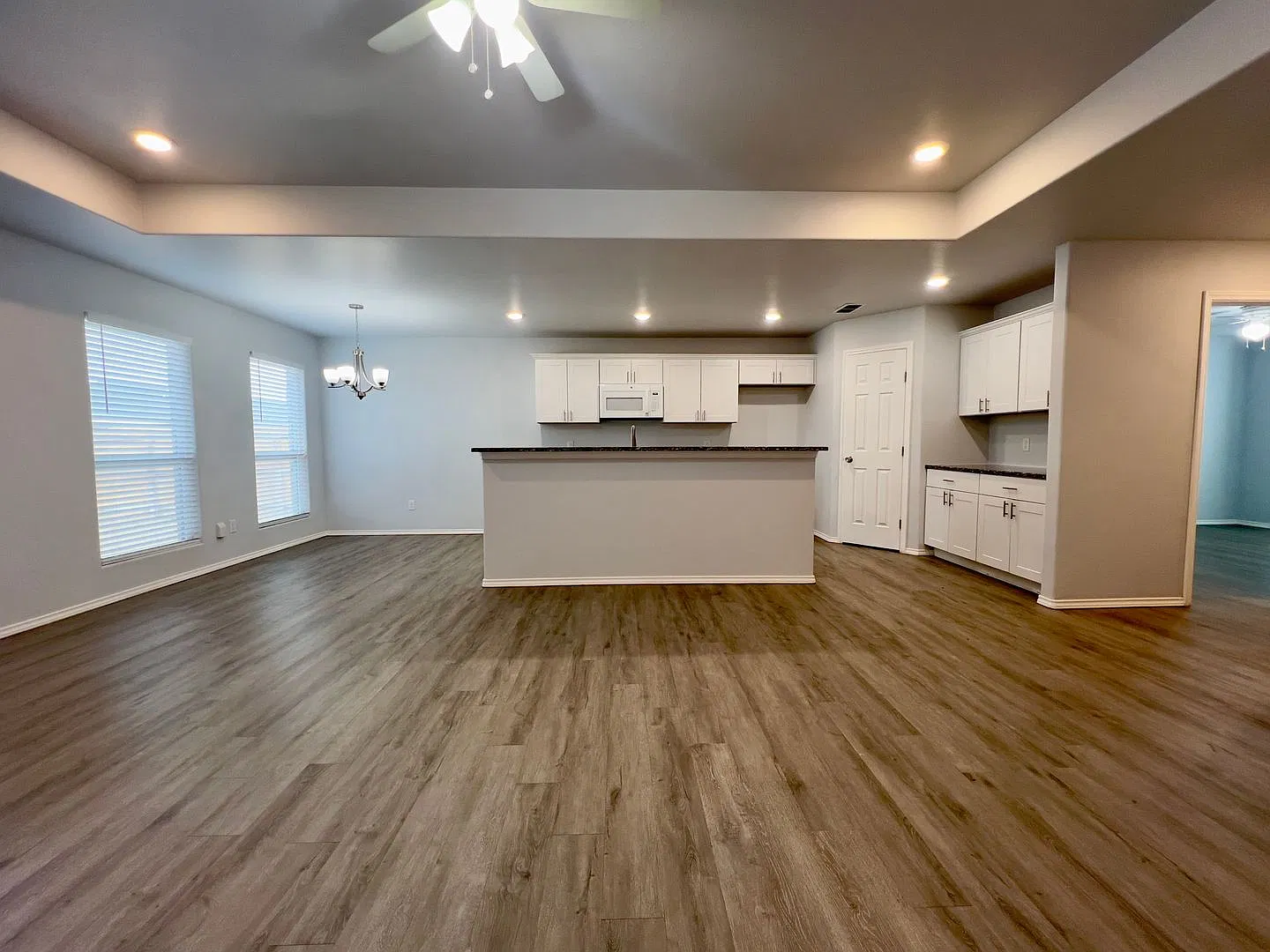 Great 4 Bedroom in Frenship ISD — Photo 4