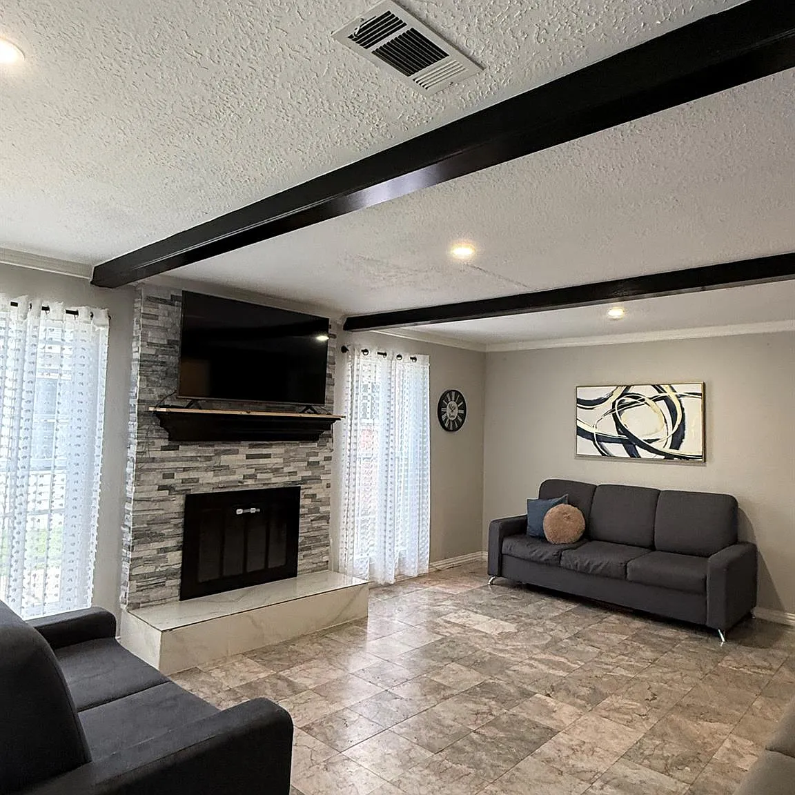 3 bed, 2.0 bath, 1583 sqft, $1,900 — Photo 4
