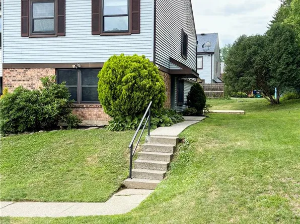 1726 Saratoga Ct S, Allentown, PA 18104