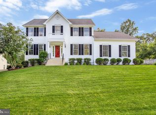 66 Cross Point Dr, Owings, MD 20736