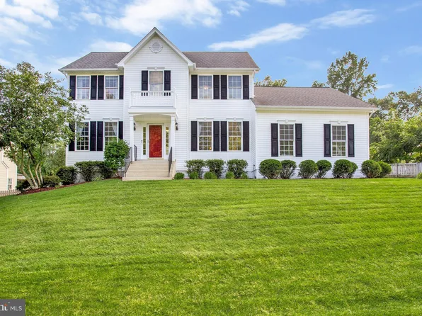 66 Cross Point Dr, Owings, MD 20736