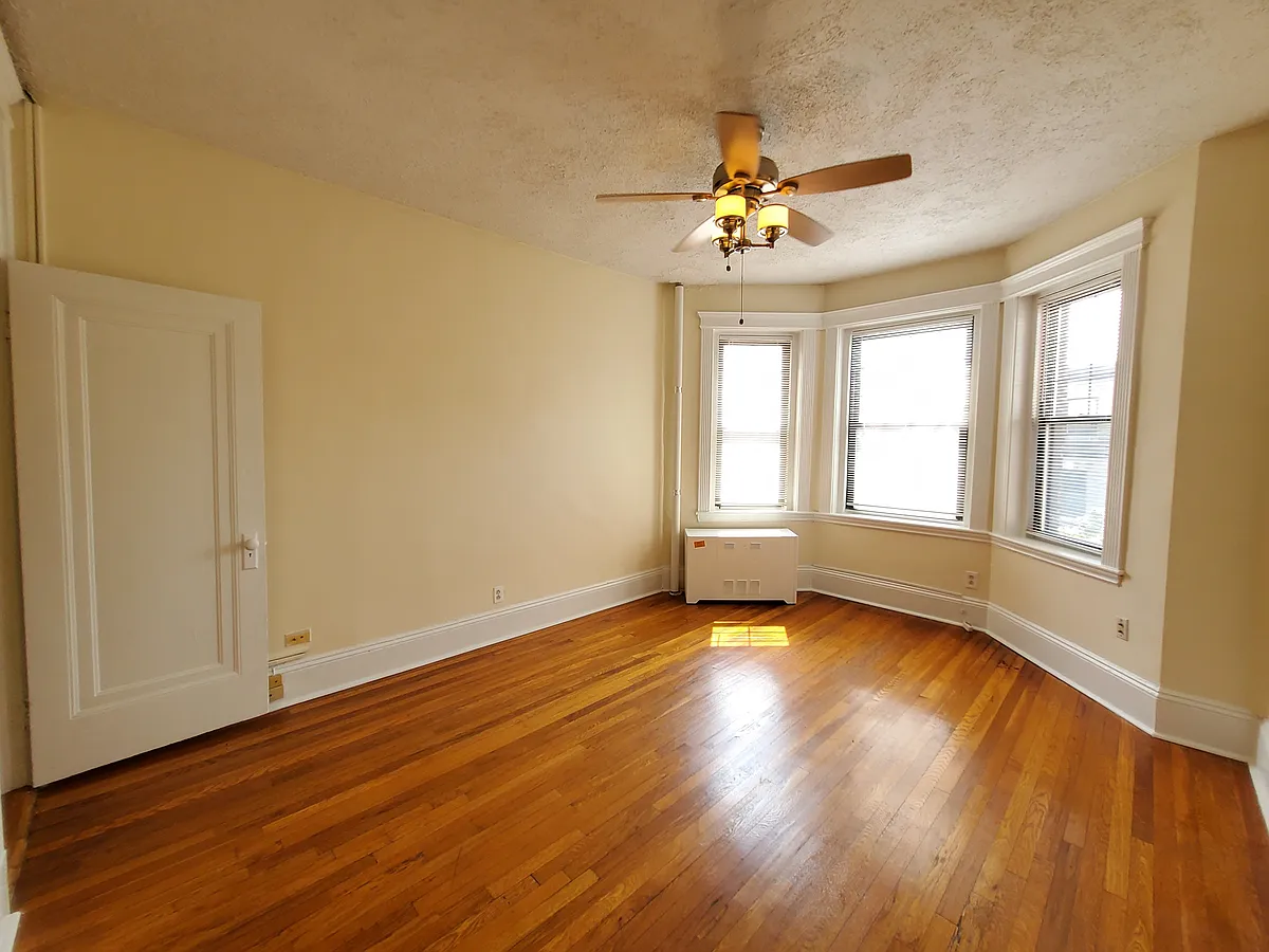 Floor plan 1BR-14