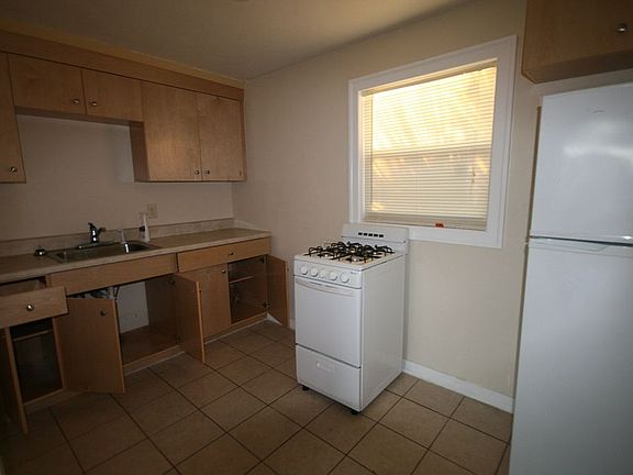 3rd image of 21 S C St APT 1