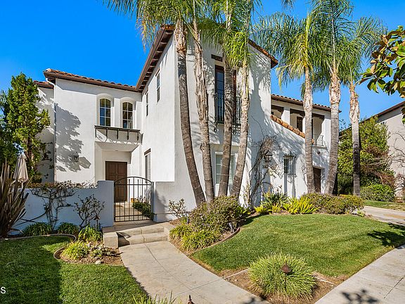 3rd image of 842 W Gabrielino Ct