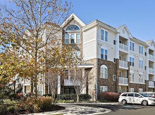 24701 Byrne Meadow Sq APT 403, Aldie, VA 20105