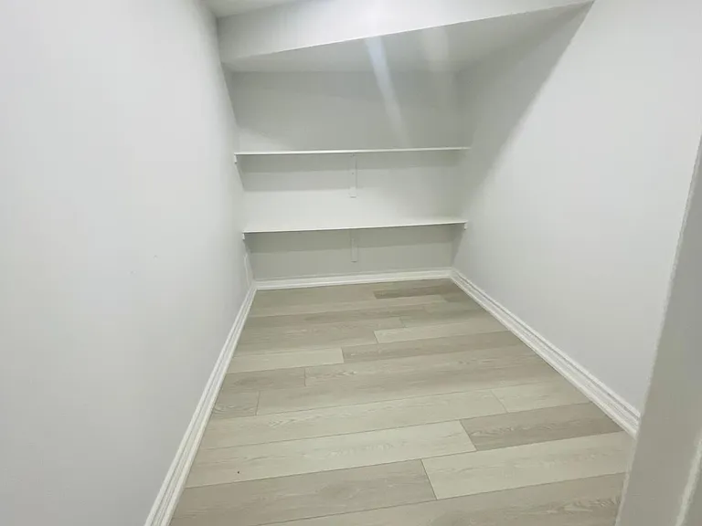 71 Aspermont Cres #BASEMENT — Photo 6