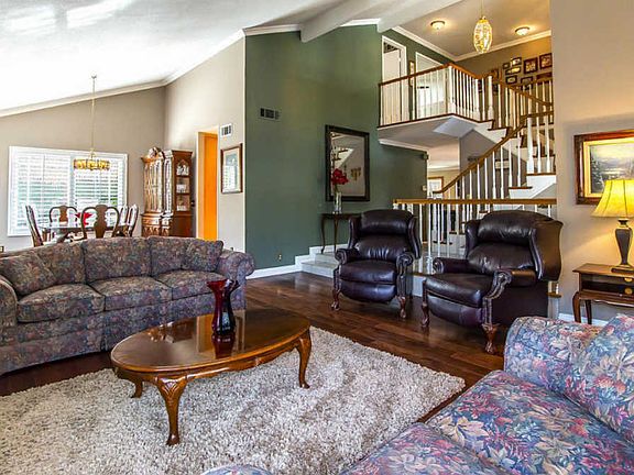 5th image of 164 Cedar Heights Dr