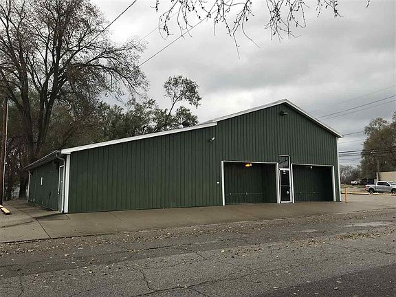 3rd image of 310 W Paris Ave