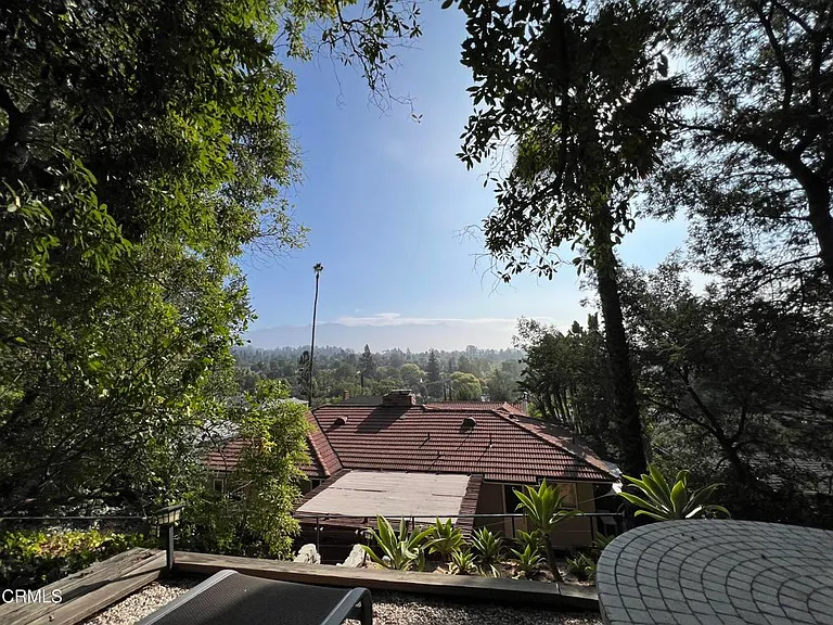 345 Malcolm Dr — Photo 17