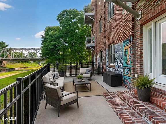 4th image of 614 Peacock Lane Apt 1