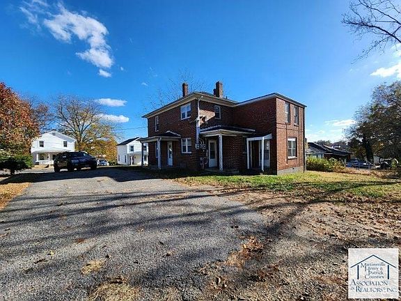 4th image of 112 Maple St