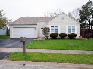 1130 Chelsea Ln, Aurora, IL 60504