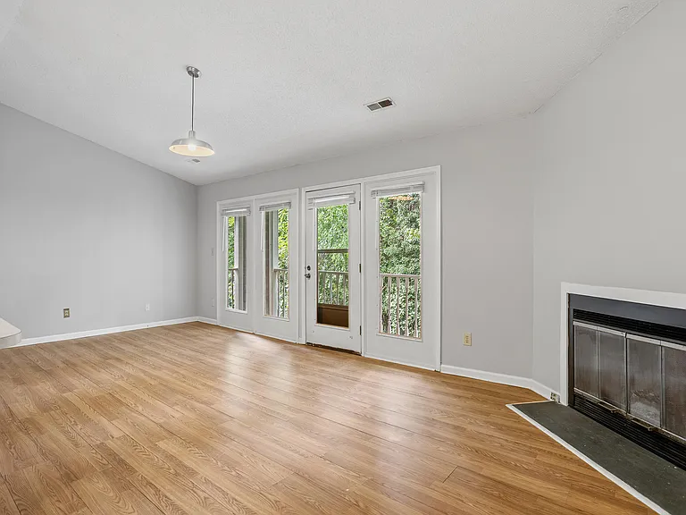 1321 Park Glen Dr #304 — Photo 9