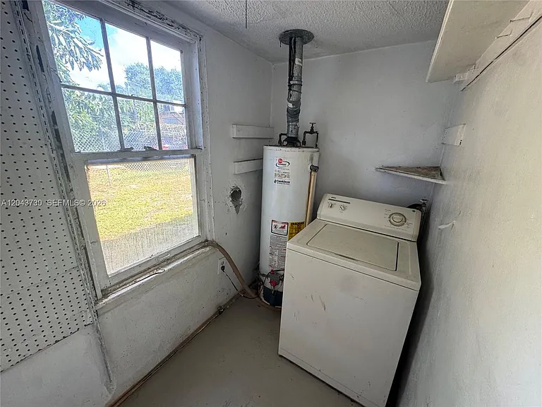 215 Columbus Pkwy — Photo 12