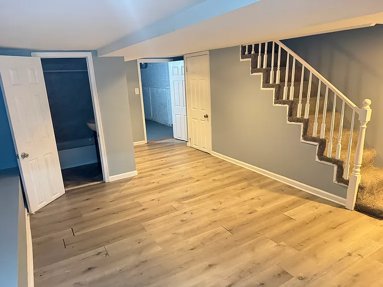 2809 Mayfield Ave — Photo 2