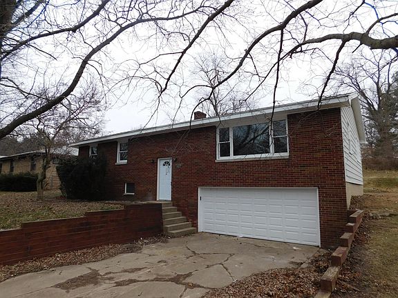 2nd image of 3020 Thresa Dr